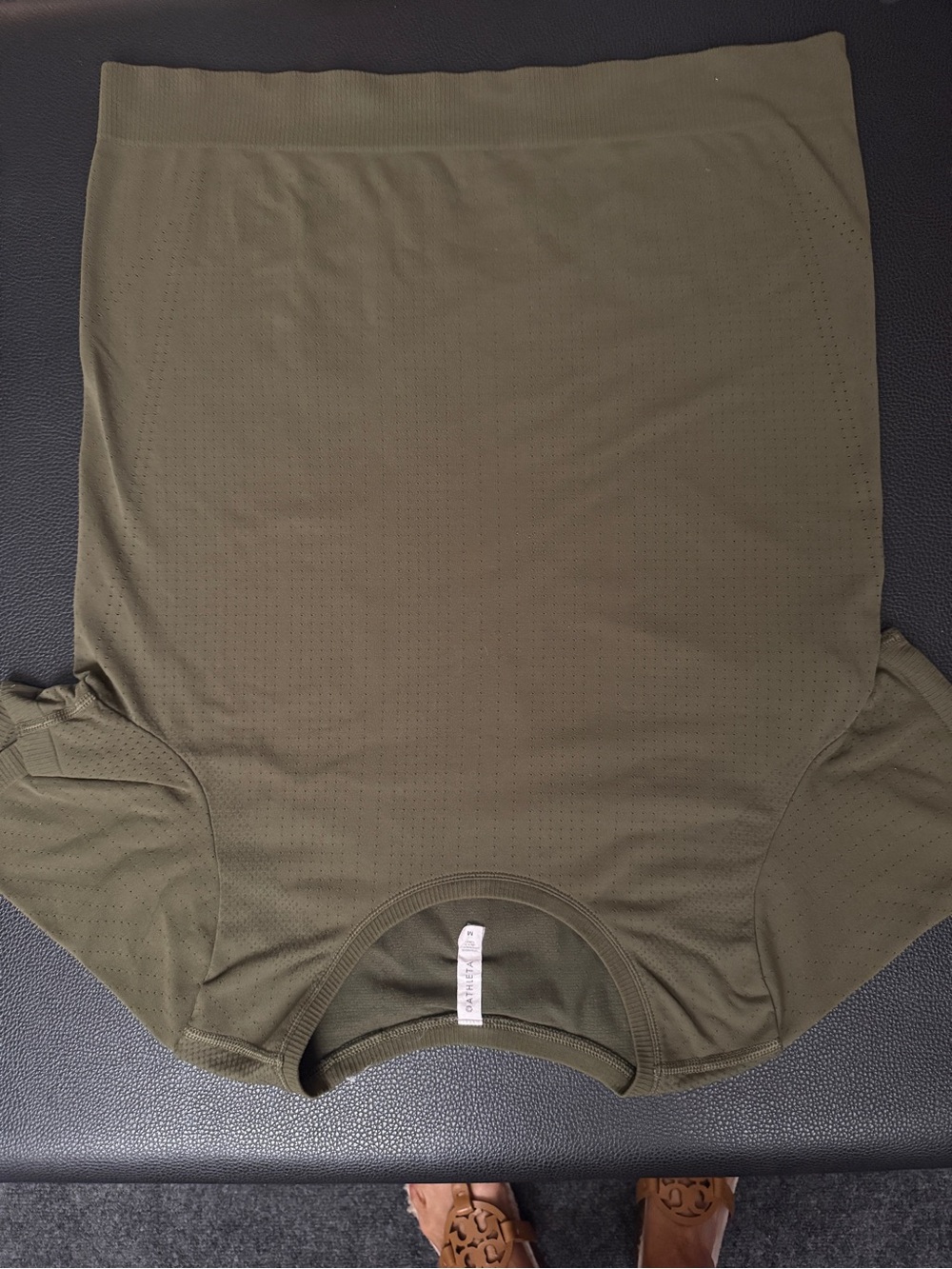Athleta In Motion Seamless T size Medium - Picture 6 of 8